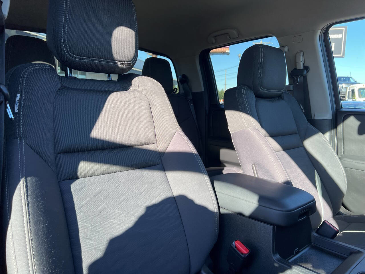 Used 2023 Nissan Frontier SV w/ Technology Package image 18