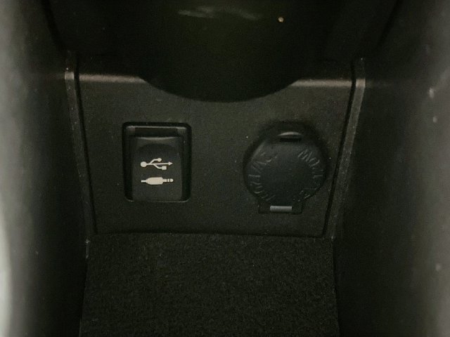 Used 2013 Toyota Prius Two FWD image 17