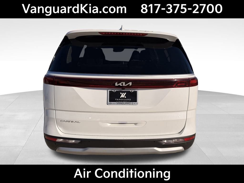Certified 2024 Kia Carnival LX image 3