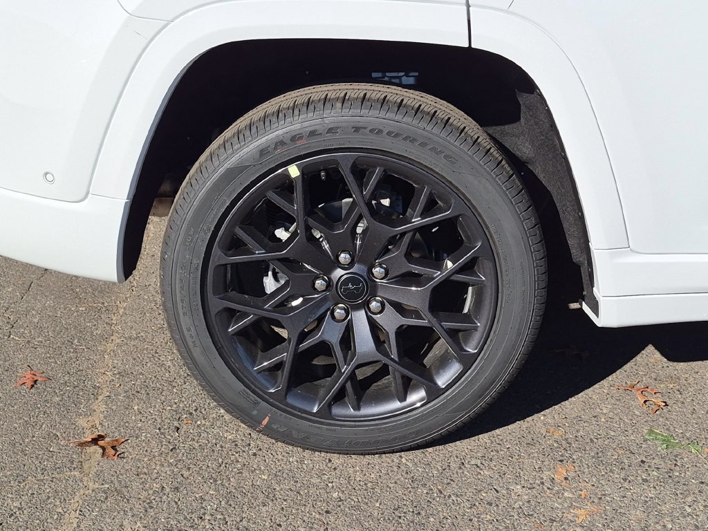 New 2027 Jeep Grand Cherokee Summit AWD/4WD image 9