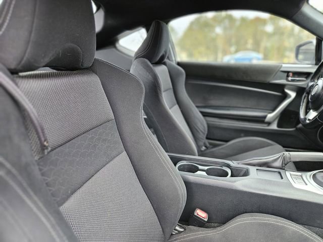 Used 2017 Toyota 86 image 14