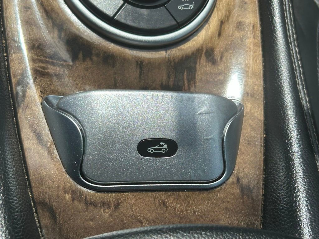 Used 2011 Mercedes-Benz SL 550 image 18