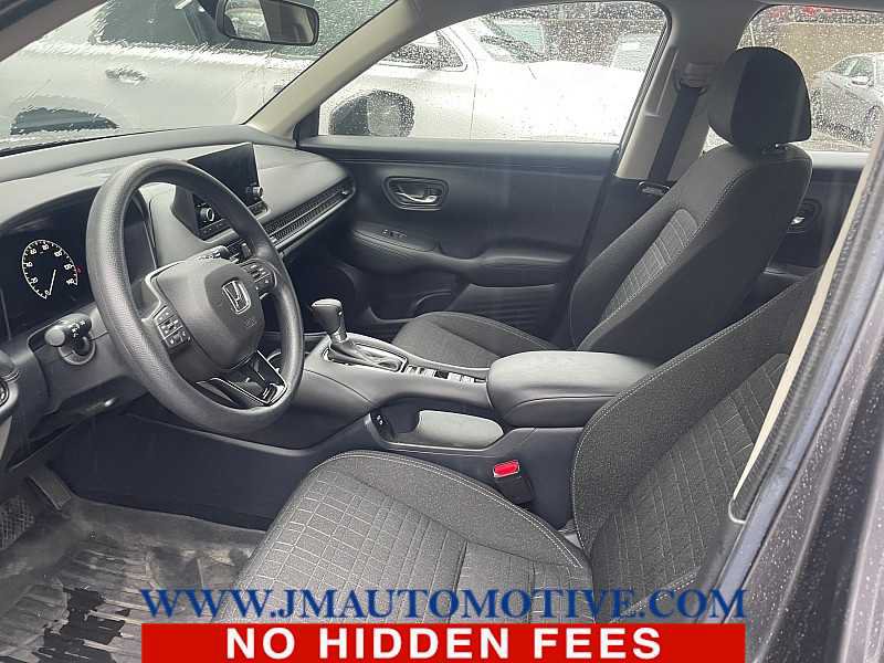 Used 2024 Honda HR-V LX image 2
