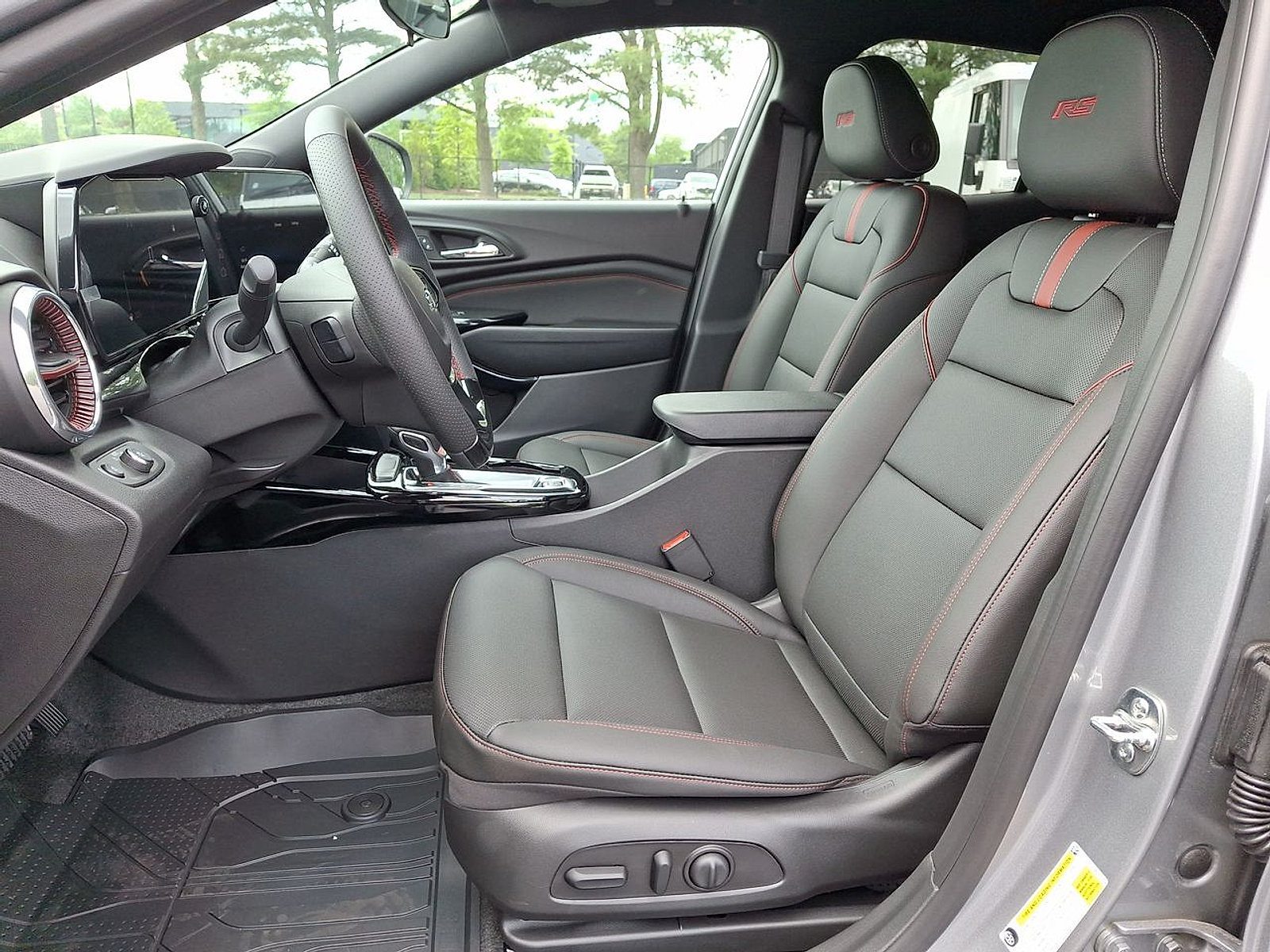 New 2026 Chevrolet Trax RS w/ Driver Confidence Package FWD image 14