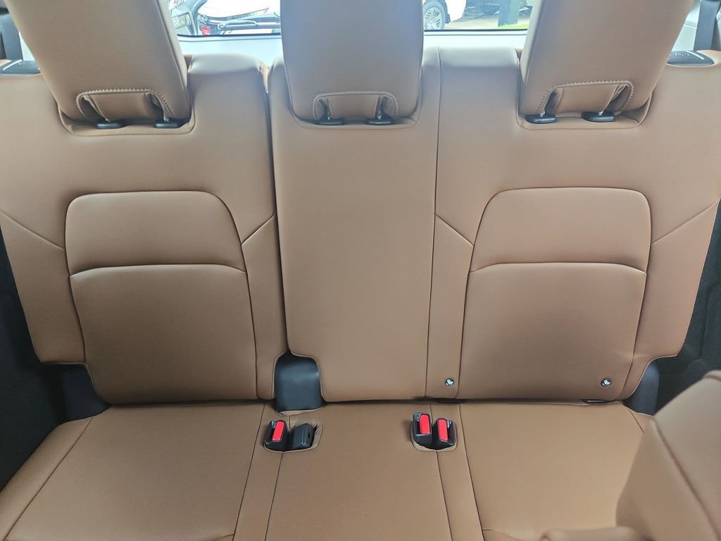 New 2026 Nissan Pathfinder Platinum FWD image 12