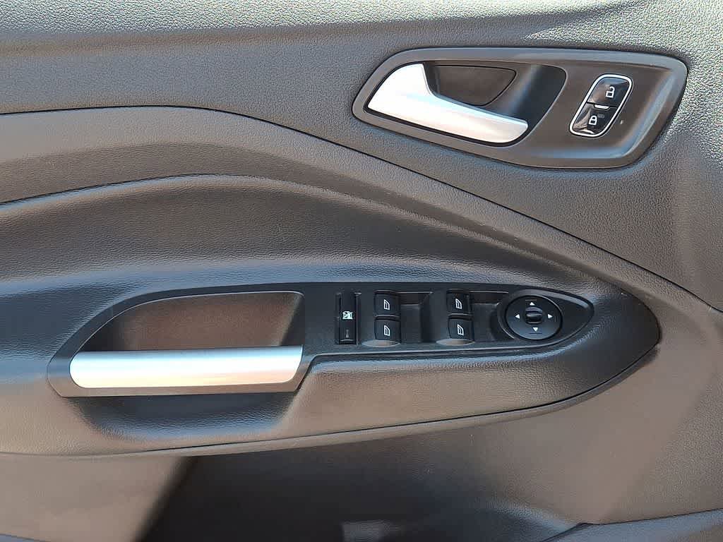 Used 2017 Ford Escape SE AWD/4WD image 10