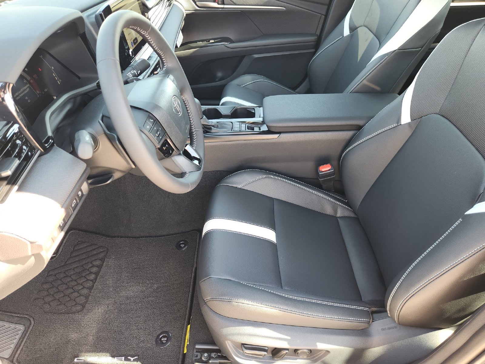 New 2026 Toyota Camry SE w/ Convenience Package FWD image 14