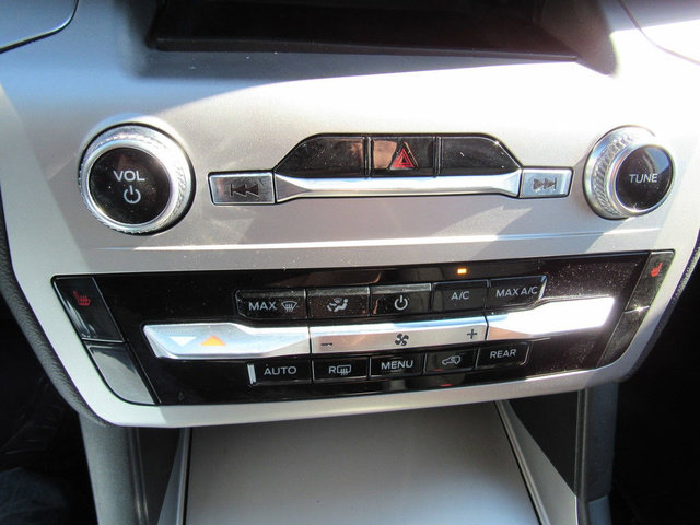 Used 2022 Ford Explorer XLT AWD/4WD image 33