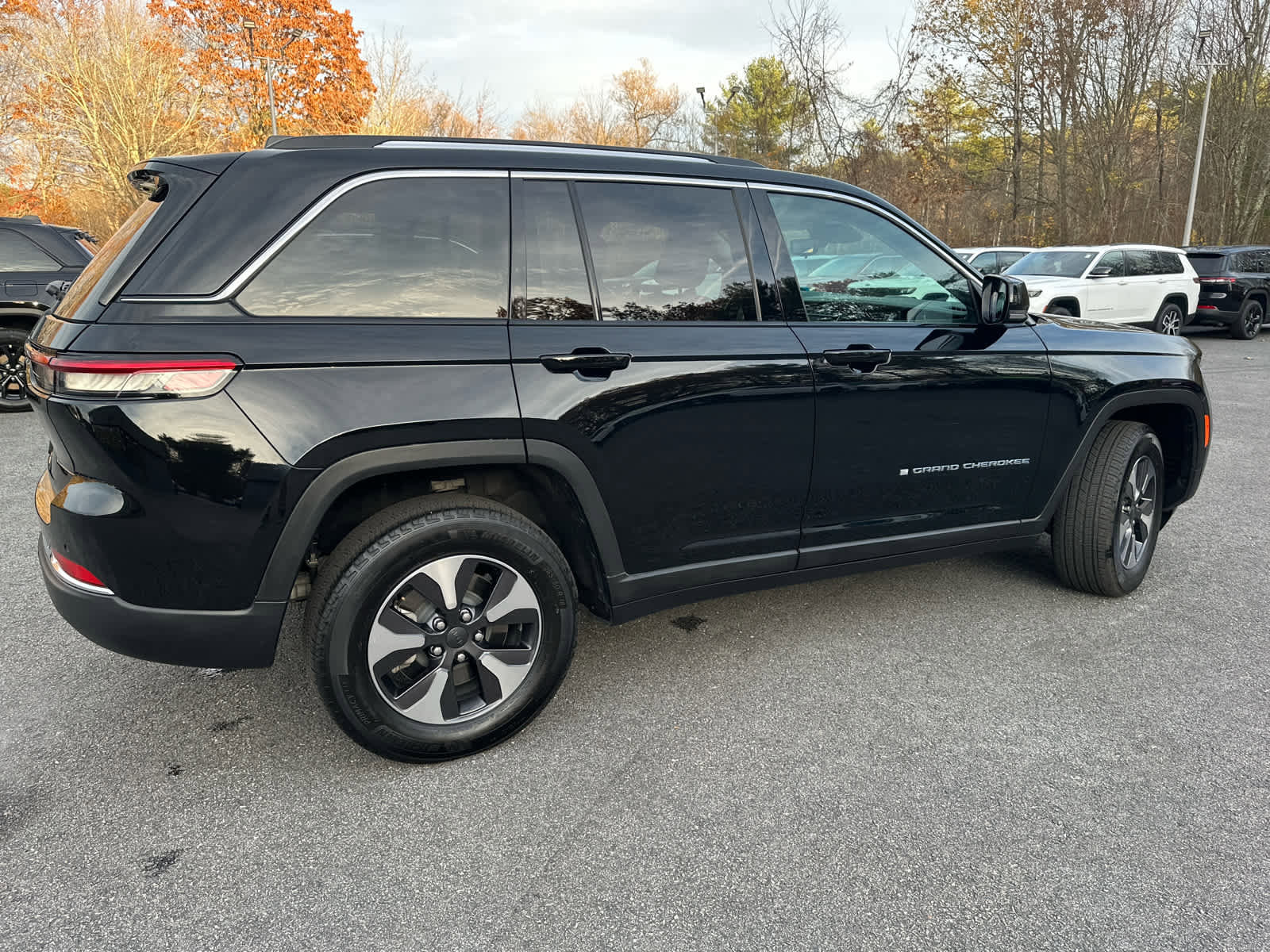 Used 2023 Jeep Grand Cherokee 4WD 4xe image 5