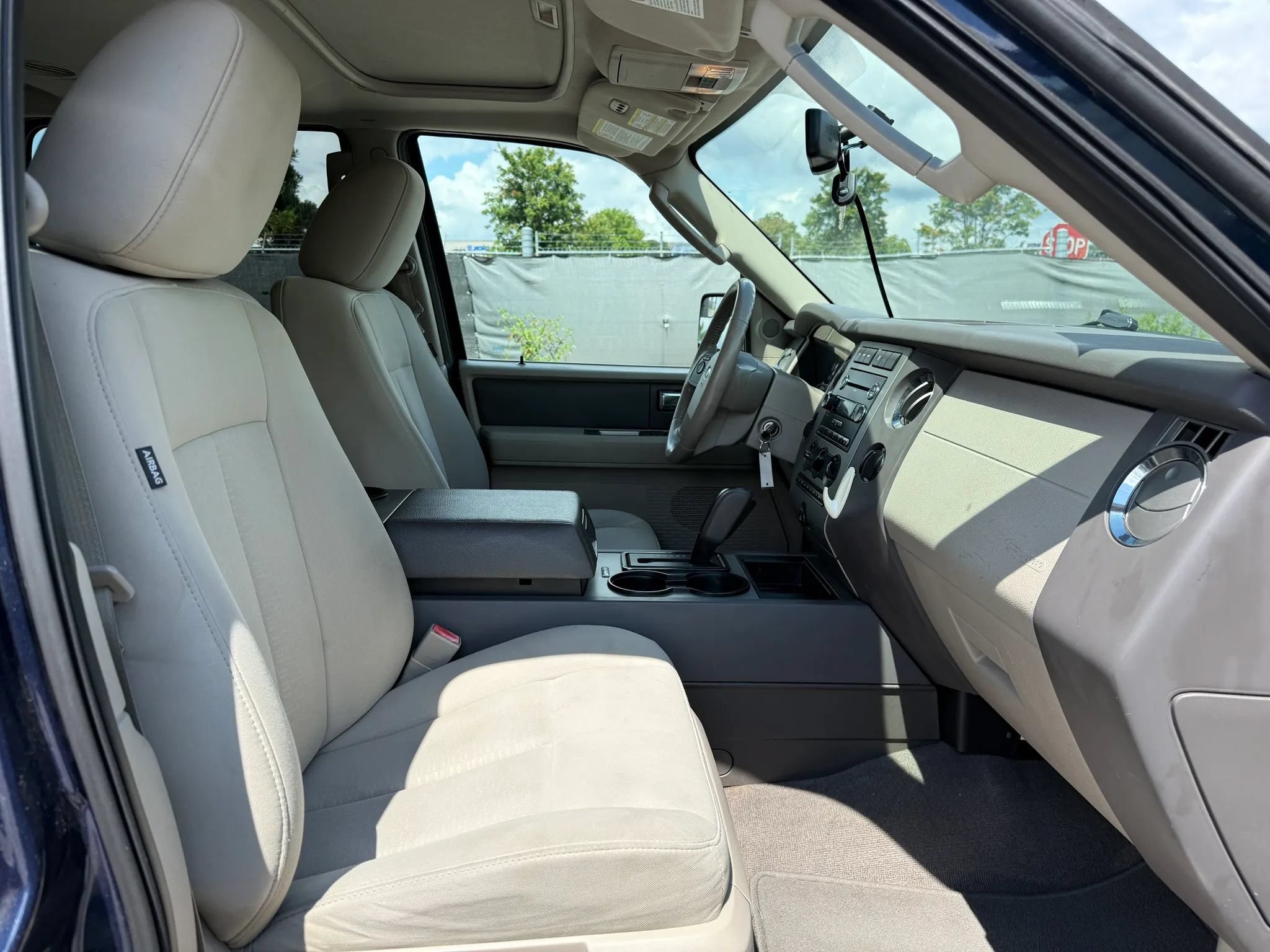 Used 2014 Ford Expedition XLT AWD/4WD image 18