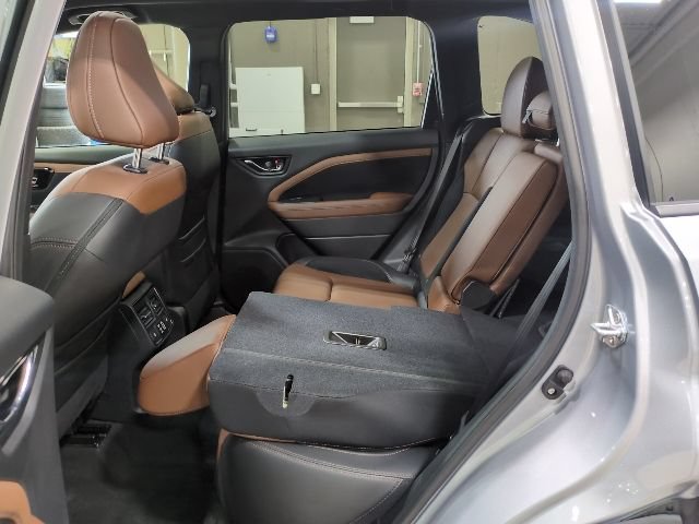 Used 2025 Subaru Forester Touring AWD/4WD image 17