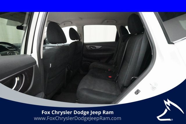 Used 2016 Nissan Rogue SV image 15