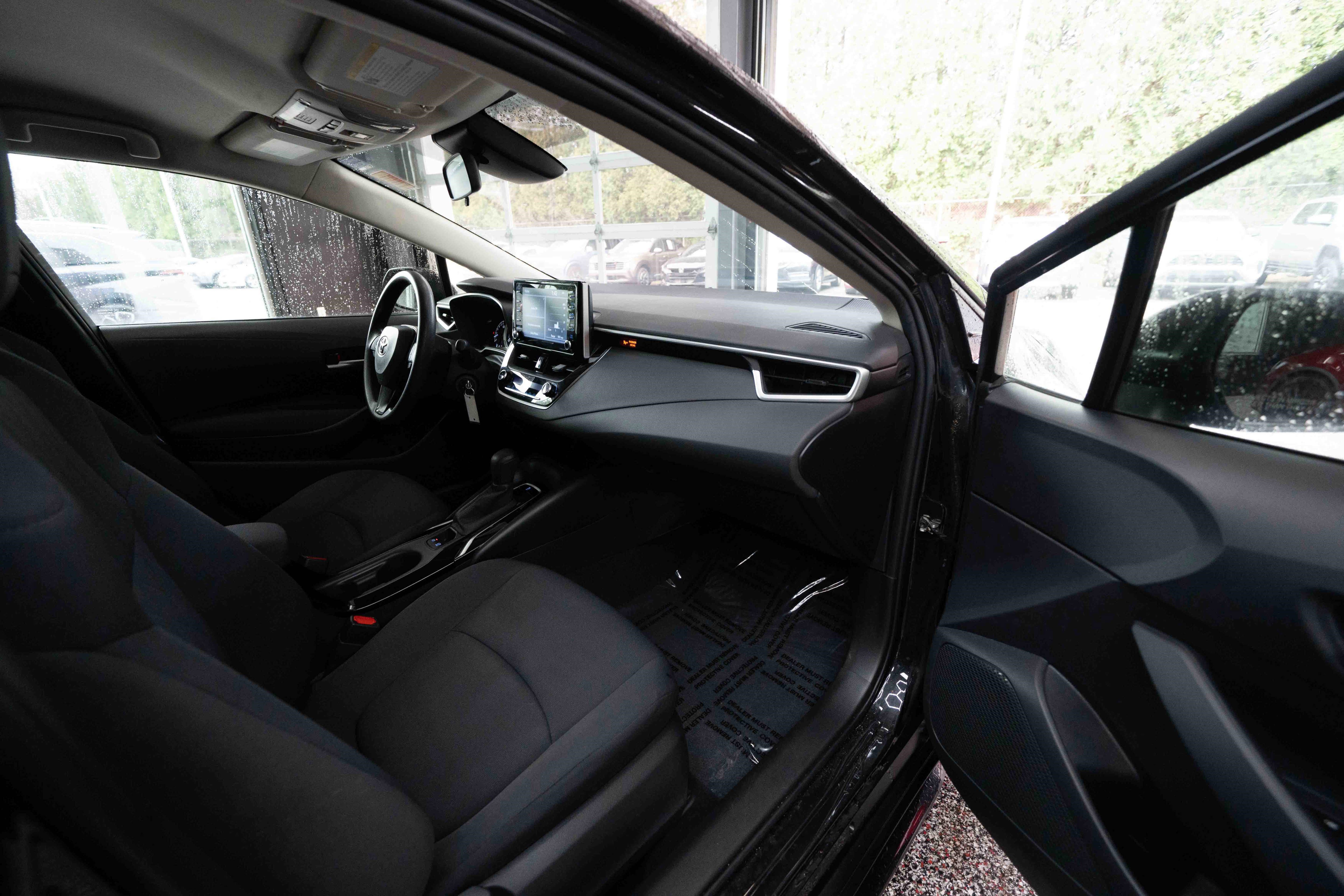 Used 2021 Toyota Corolla LE w/ Carpet Mat Package (TMS) image 25
