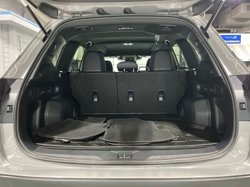 Used 2026 Subaru Forester Sport AWD/4WD image 33