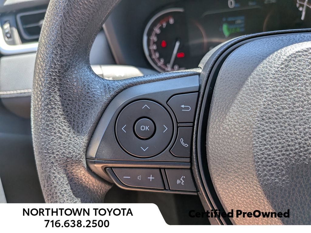 Used 2025 Toyota RAV4 XLE AWD/4WD image 25
