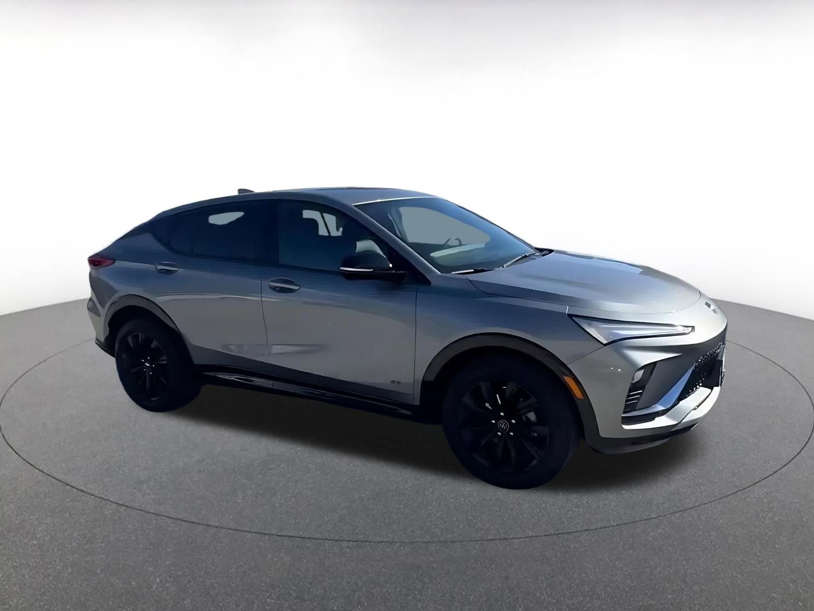 Used 2025 Buick Envista Sport Touring image 2