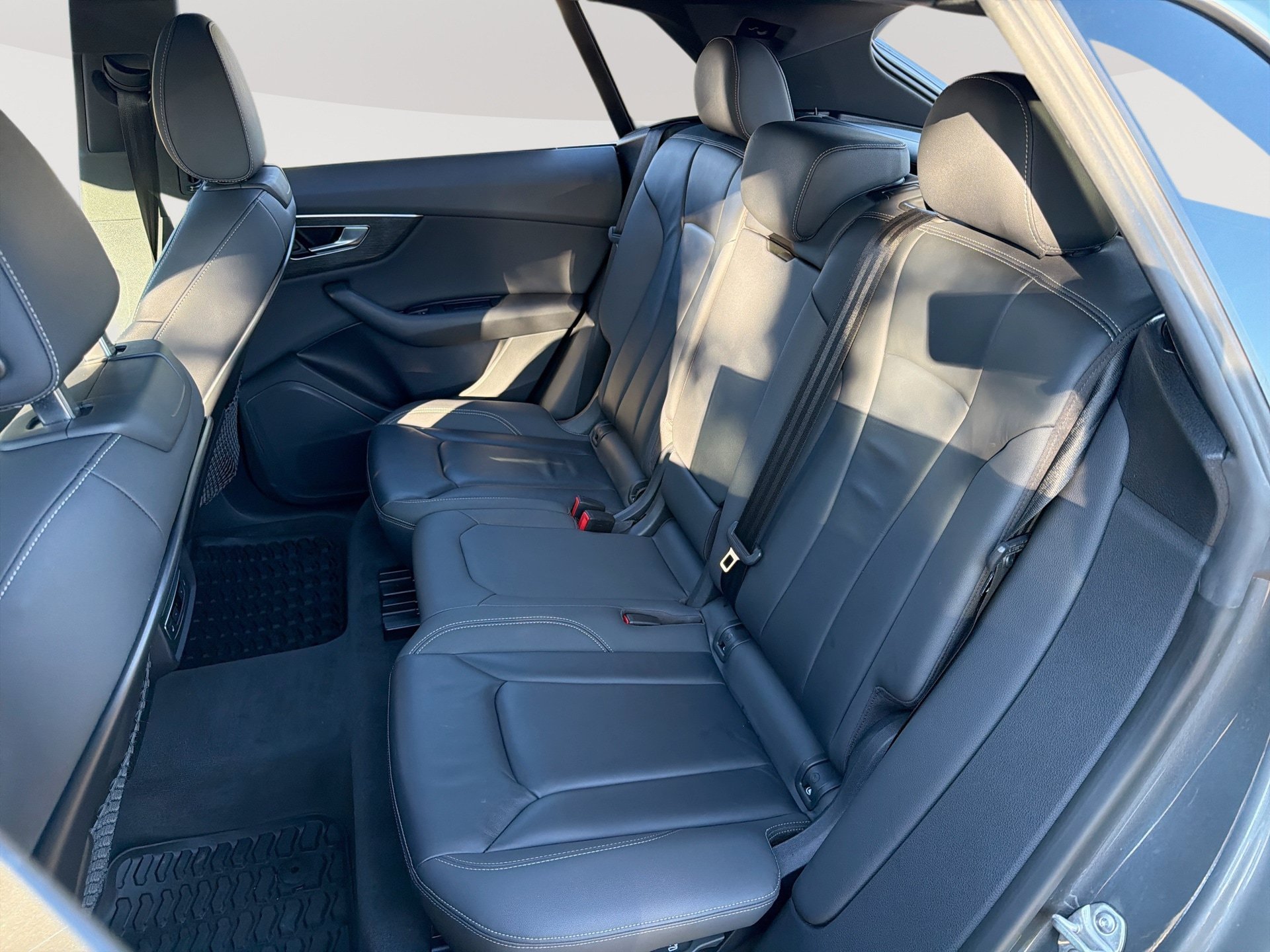 Used 2019 Audi Q8 Premium w/ Convenience Package AWD/4WD image 26