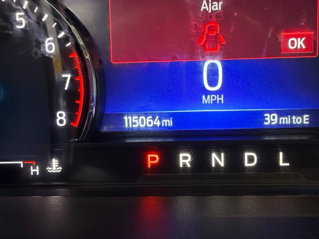 Used 2022 Ford Explorer XLT w/ Equipment Group 202A AWD/4WD image 3