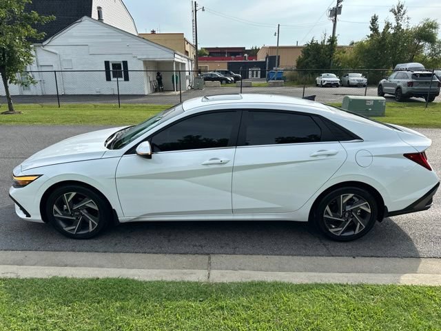 Used 2026 Hyundai Elantra Limited FWD image 27
