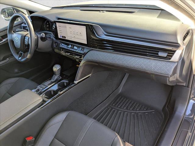 Used 2025 Toyota Camry XLE image 24