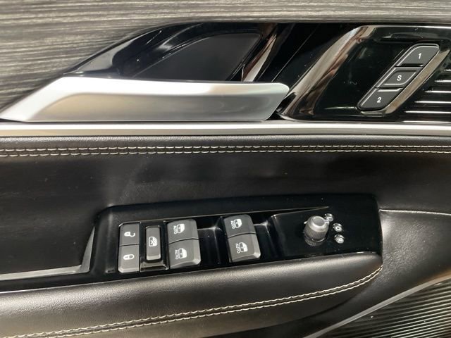 Used 2024 Jeep Wagoneer L Series II w/ Flexible Seating Group image 13