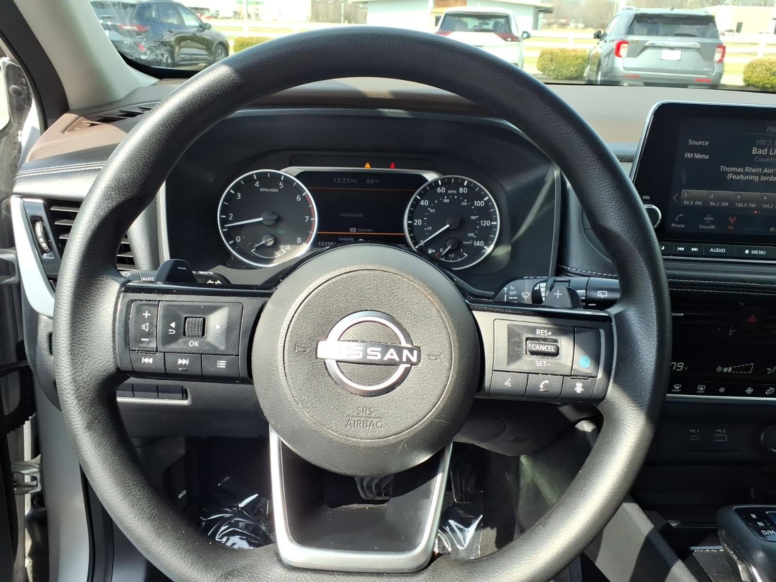 Used 2022 Nissan Rogue SV image 9