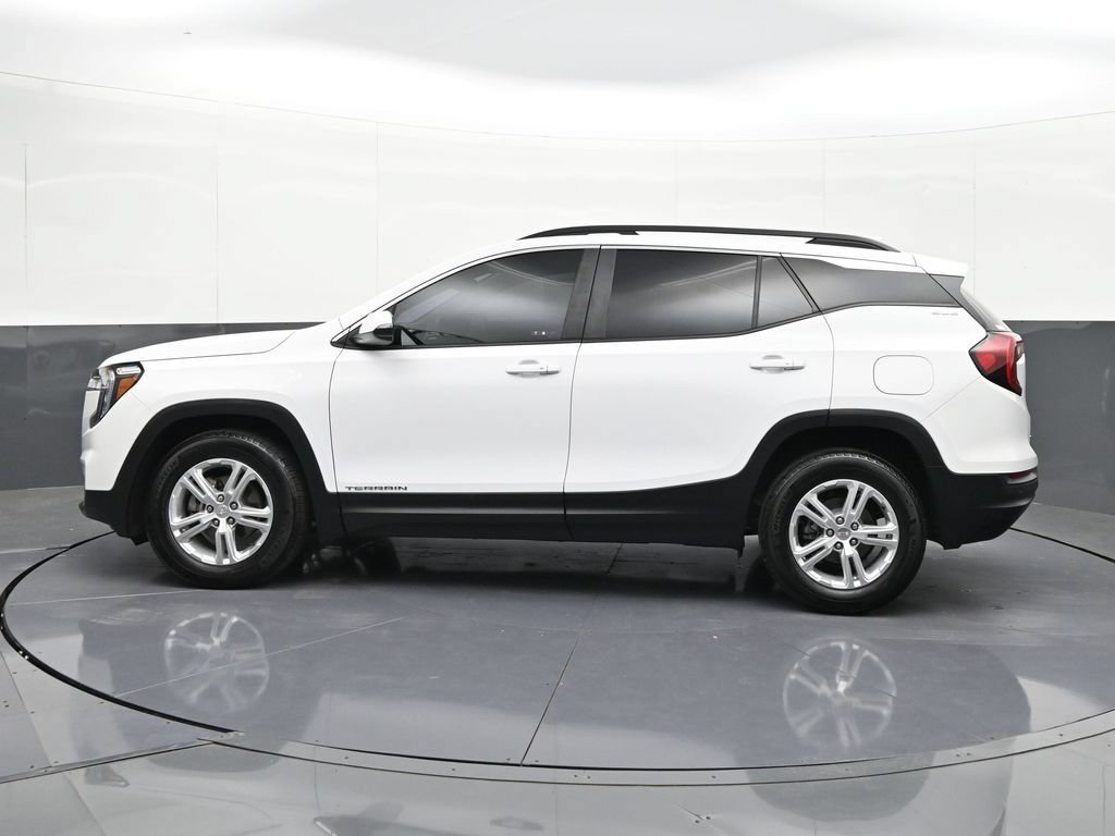Certified 2024 GMC Terrain SLE w/ Driver Convenience Package FWD image 2
