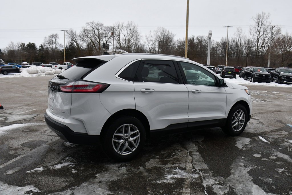Used 2024 Ford Edge SEL w/ Convenience Package image 7