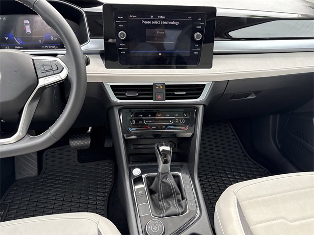 Used 2025 Volkswagen Taos SE image 16