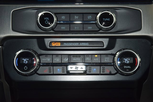 Used 2022 Ford F450 Platinum w/ FX4 Off-Road Package image 35