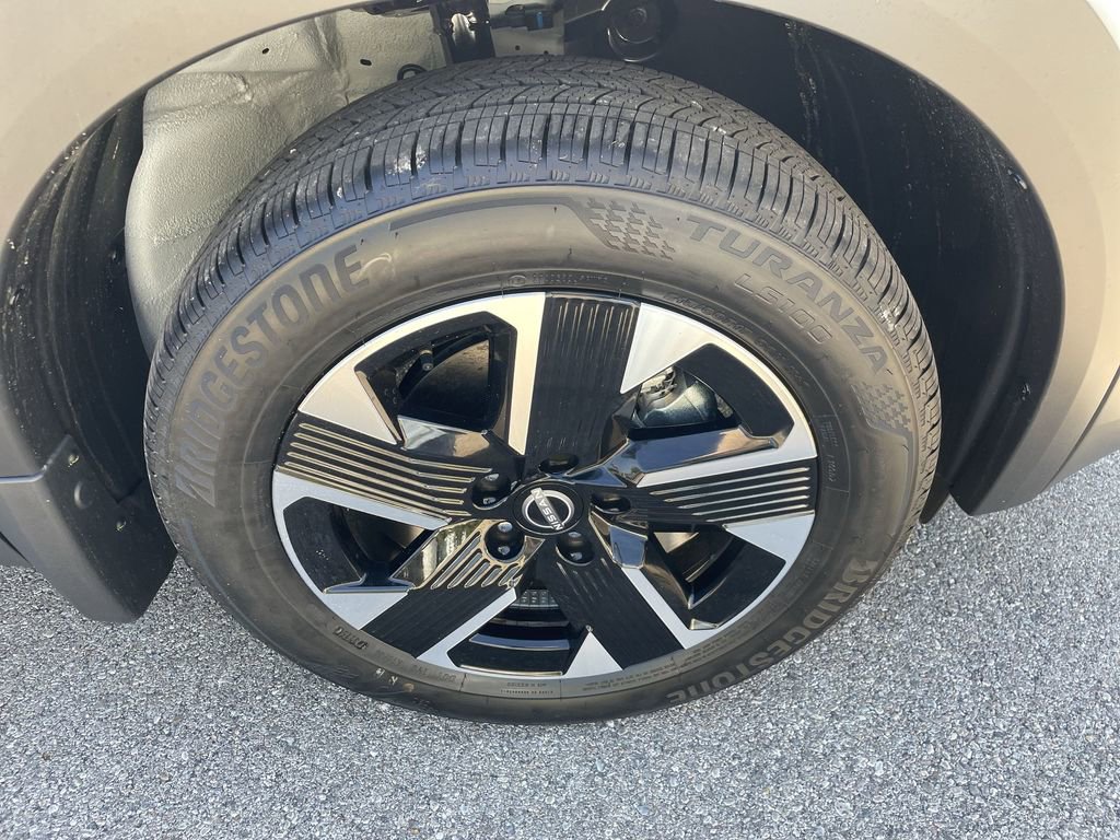 New 2026 Nissan Kicks SV w/ SV Premium Package AWD/4WD image 14