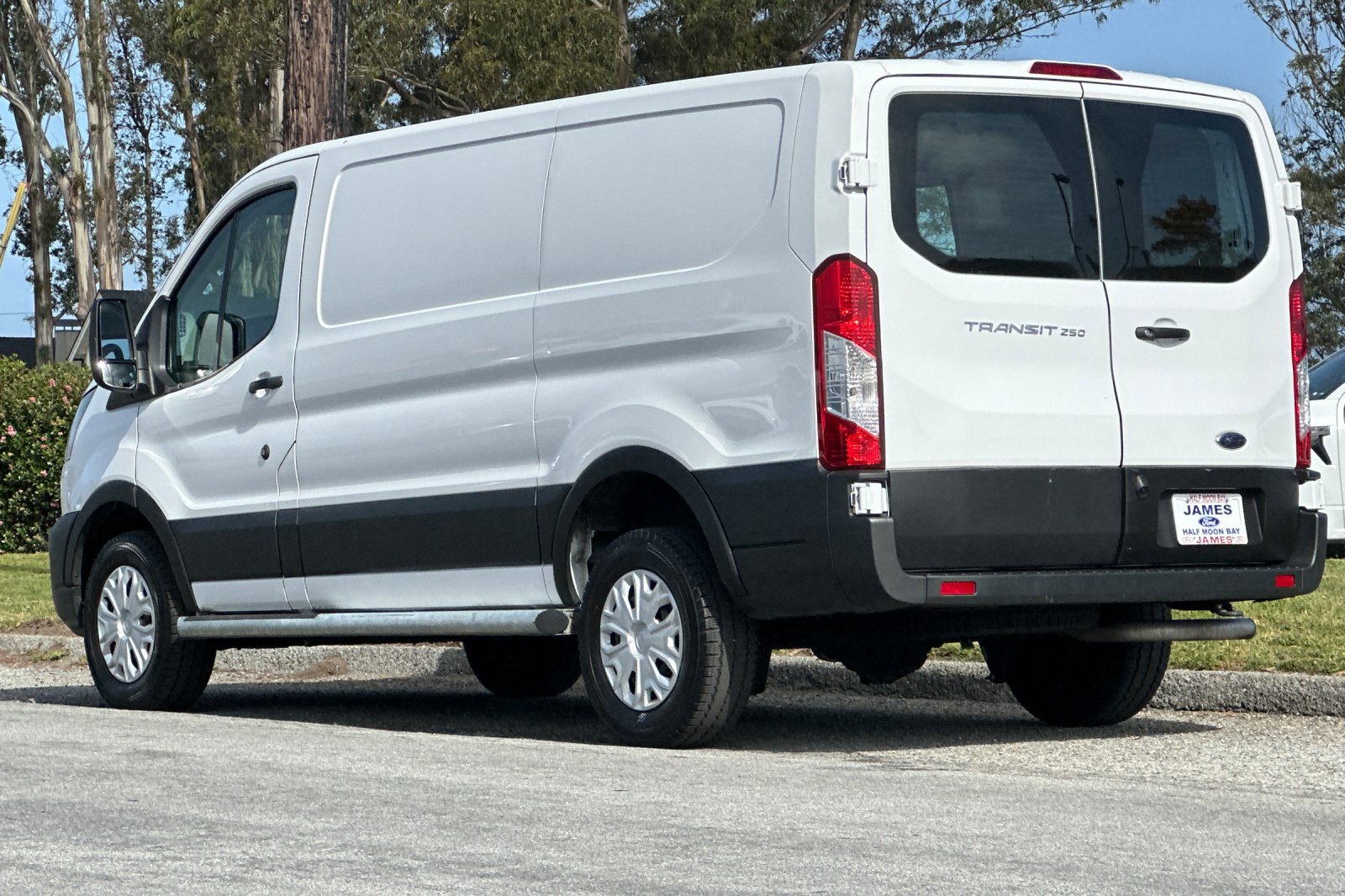 Used 2025 Ford Transit 250 Low Roof w/ Exterior Upgrade Package RWD image 3