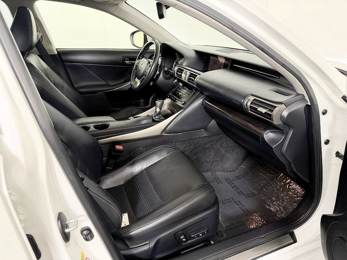 Used 2014 Lexus IS 250 w/ Luxury Package w/Gray Wood RWD image 44