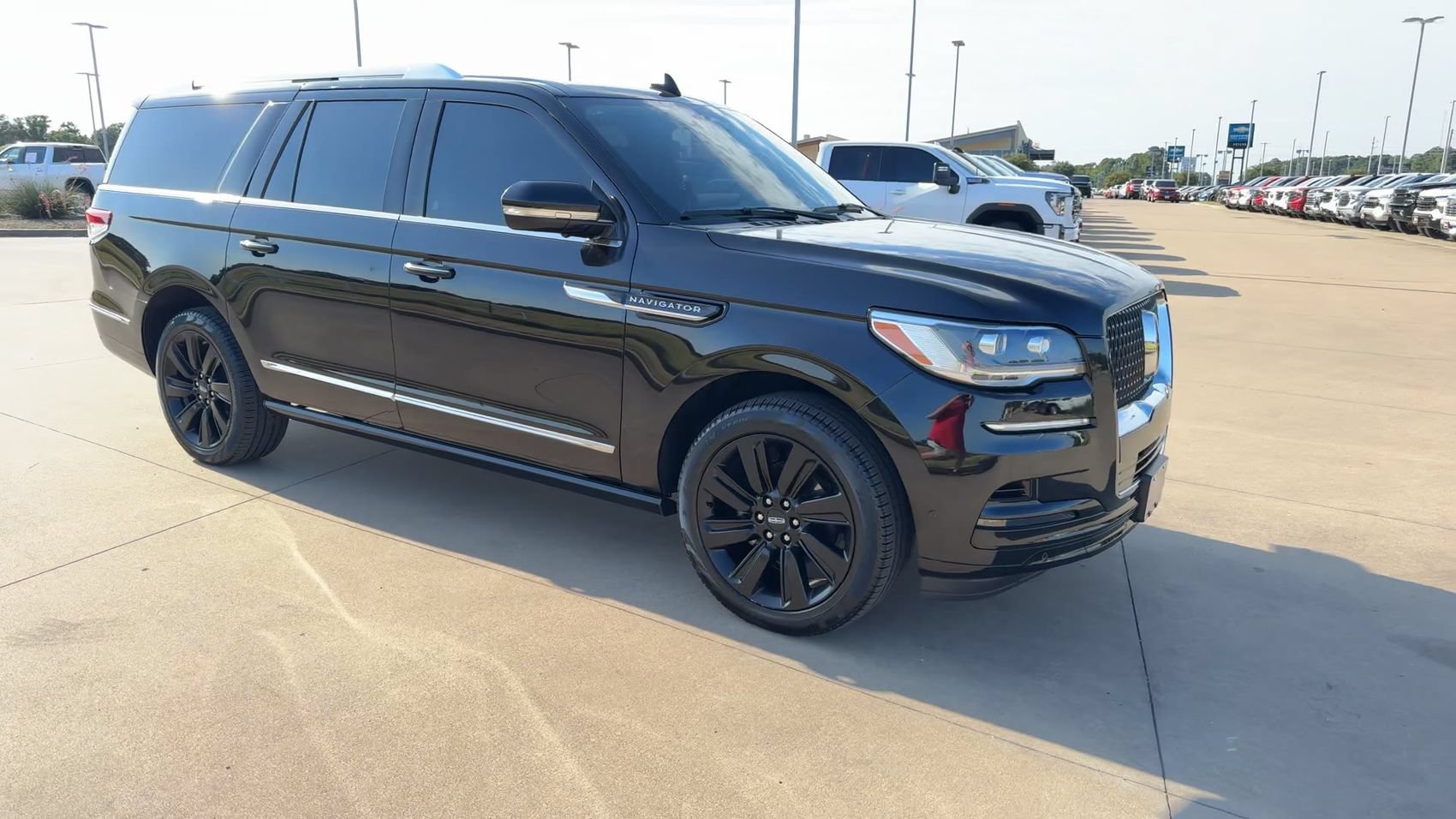 Used 2024 Lincoln Navigator L Reserve w/ Equipment Group 201A AWD/4WD image 3