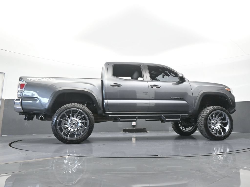 Used 2022 Toyota Tacoma TRD Off-Road AWD/4WD image 56