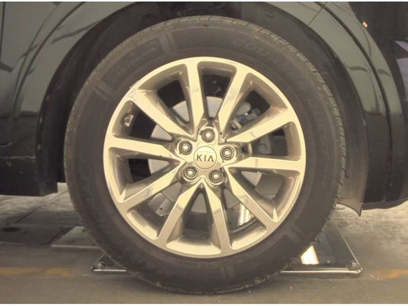 Used 2017 Kia Sorento SX image 13