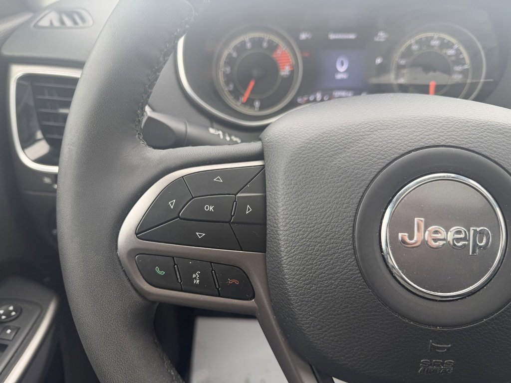 Used 2021 Jeep Cherokee Limited image 25