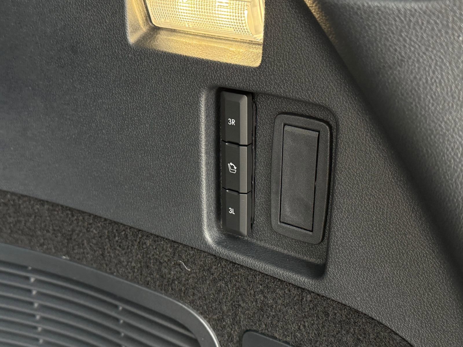 New 2026 Lincoln Aviator AWD image 17