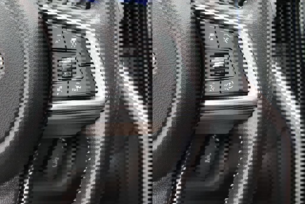 Used 2022 Subaru Ascent Limited w/ Technology Package image 22