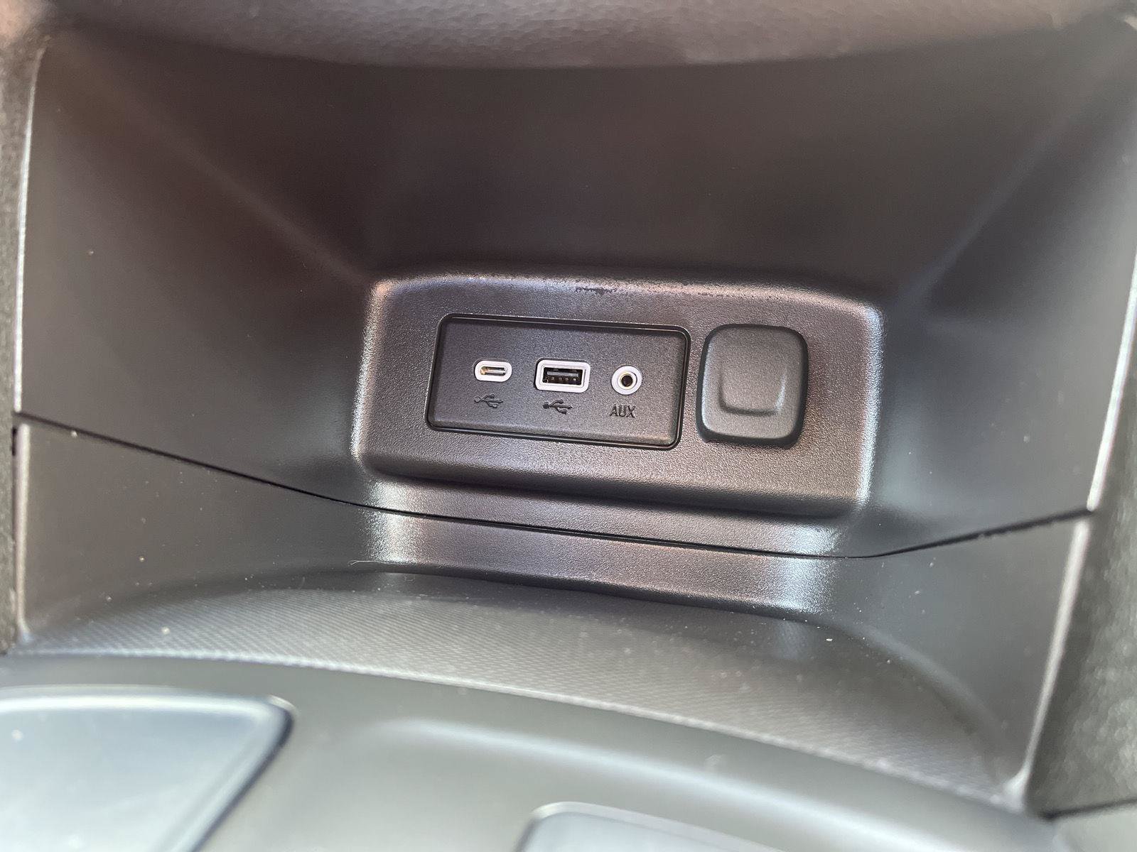 Used 2024 Chevrolet Equinox LT w/ LPO, Floor Liner Package FWD image 28