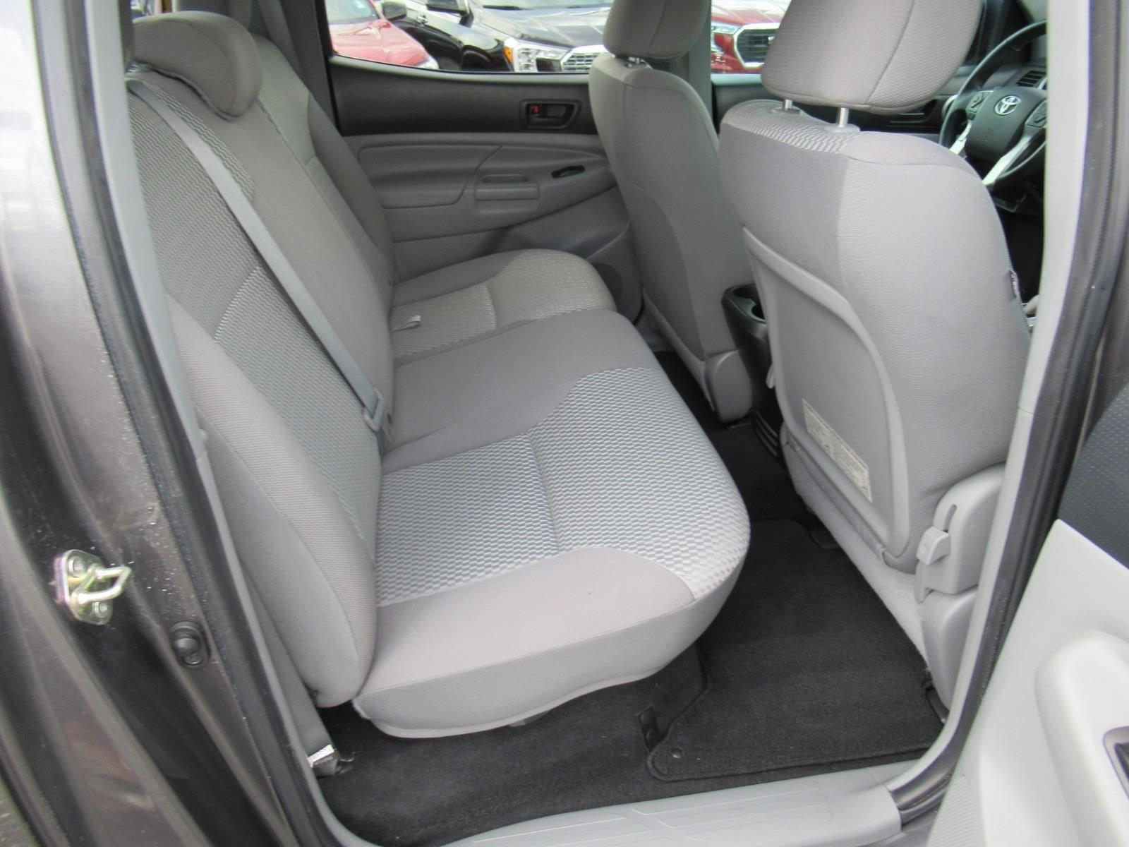 Used 2014 Toyota Tacoma PreRunner w/ SR5 Package RWD image 28