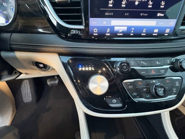Used 2023 Chrysler Pacifica Limited image 22