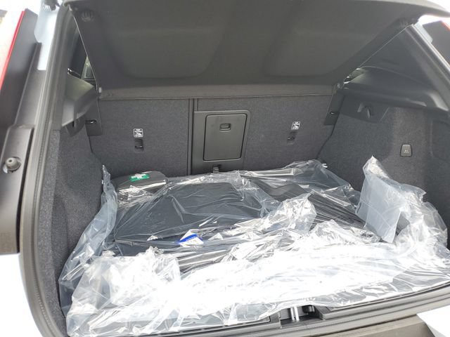 New 2026 Volvo XC40 B5 Plus w/ Protection Package Premier AWD/4WD image 29
