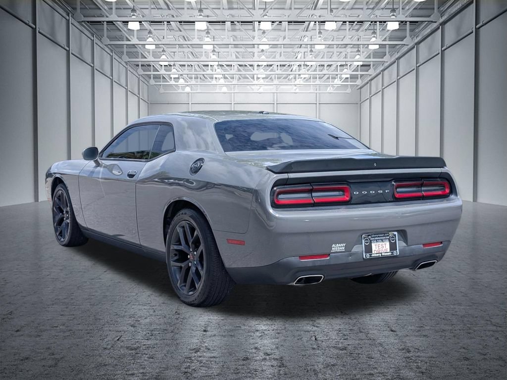 Used 2019 Dodge Challenger SXT w/ Blacktop Package RWD image 8
