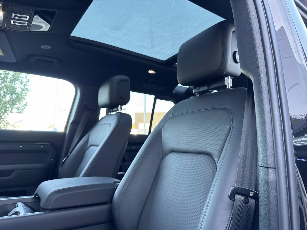 New 2026 Land Rover Defender 110 X-Dynamic SE AWD/4WD image 20
