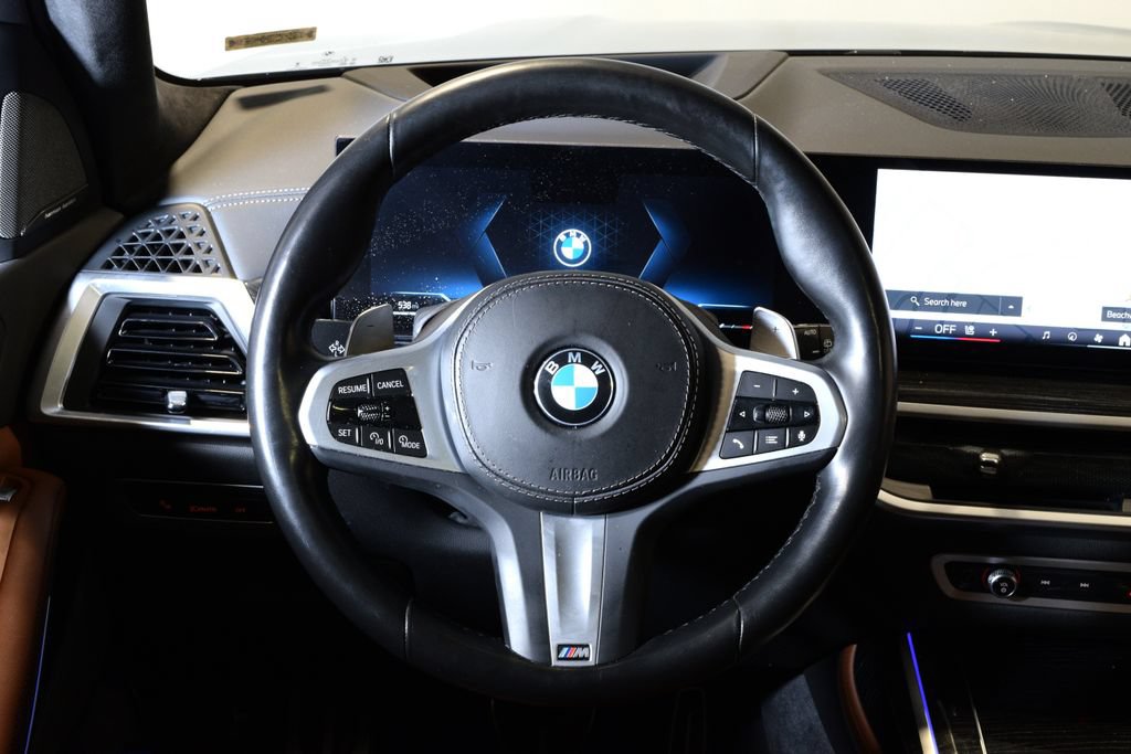 Used 2024 BMW X7 xDrive40i w/ M Sport Package AWD/4WD image 20