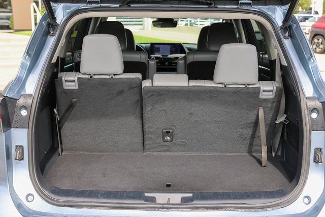 Used 2021 Toyota Highlander Limited image 9