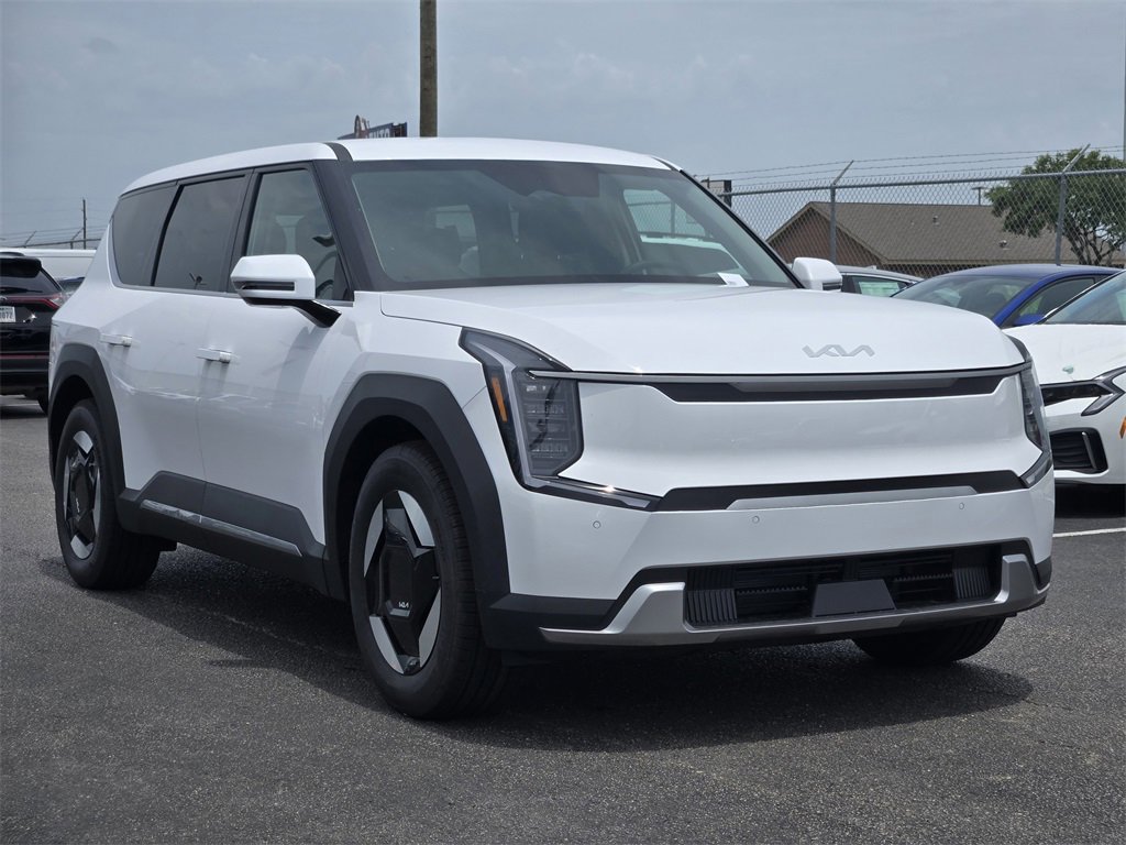 New 2026 Kia EV9 Light image 2