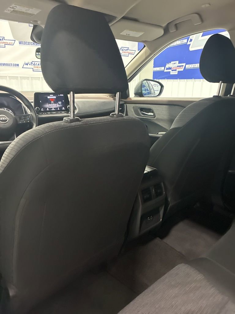 Used 2023 Nissan Rogue SV image 27