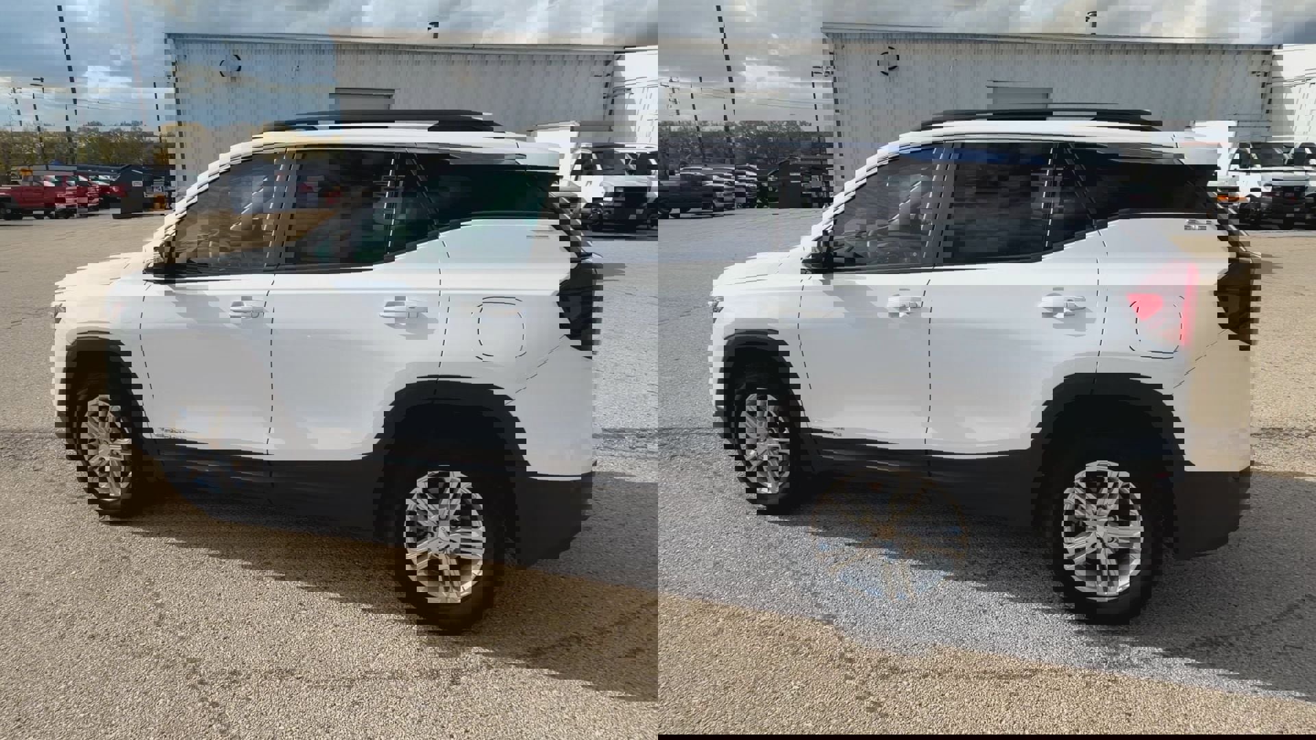 Used 2023 GMC Terrain SLE w/ Driver Convenience Package image 6